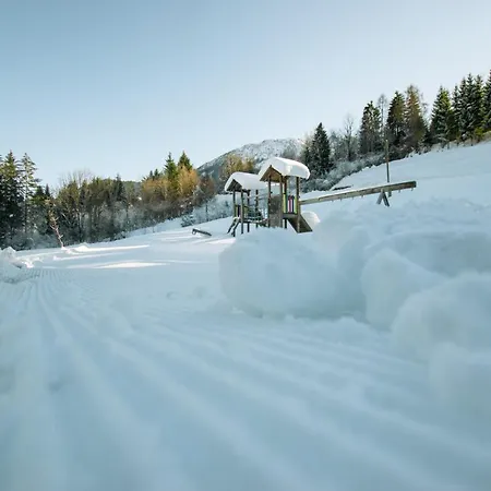 Und Hauserhof Nassfeld Apartmán *